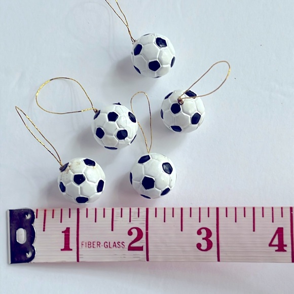 Vintage Soccer Ball Ornaments Set of 5 Mini Soccer Balls Decor - Picture 4 of 4